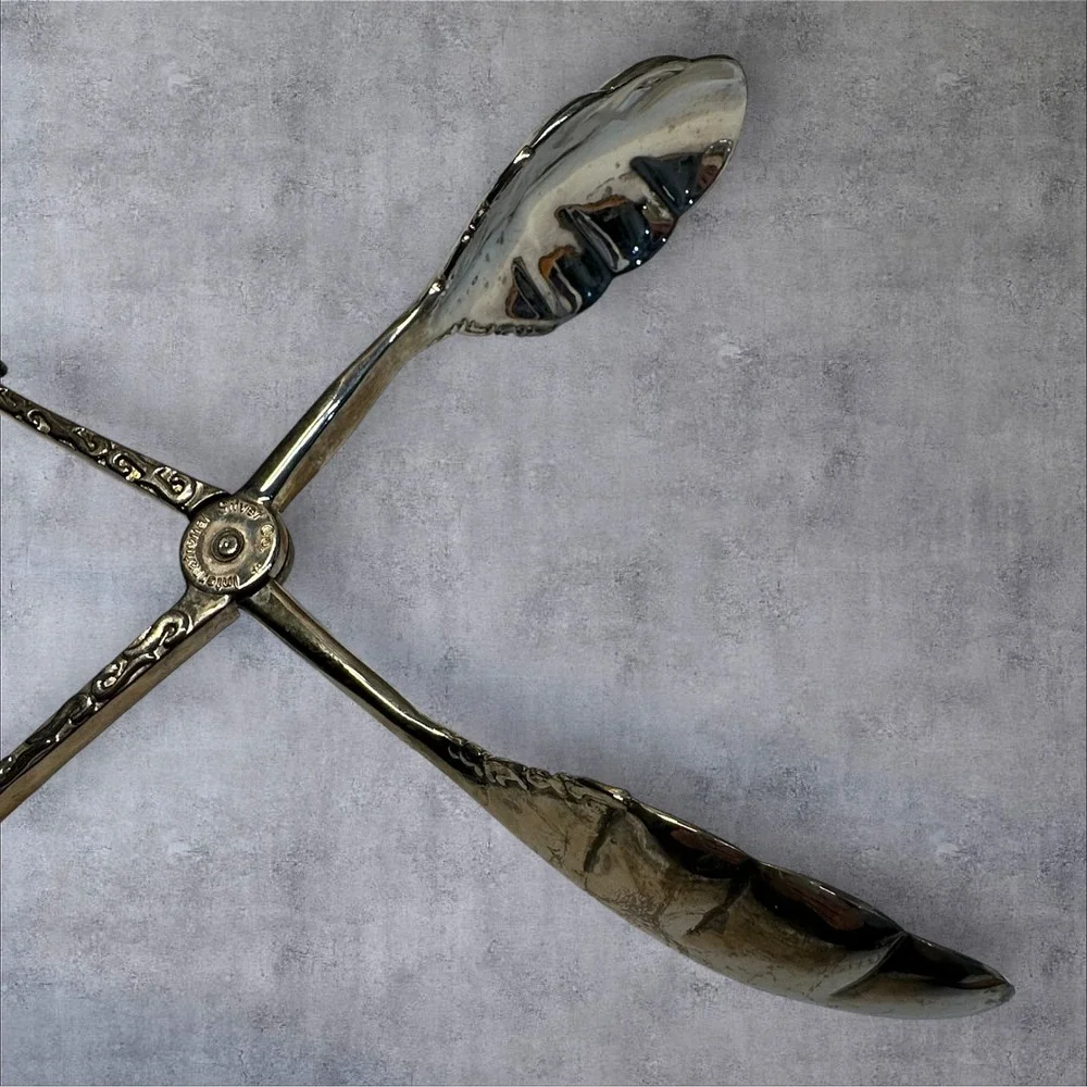 International Silver Co Serving Tongs Scissor Leaf Silver Plated‎ Vintage